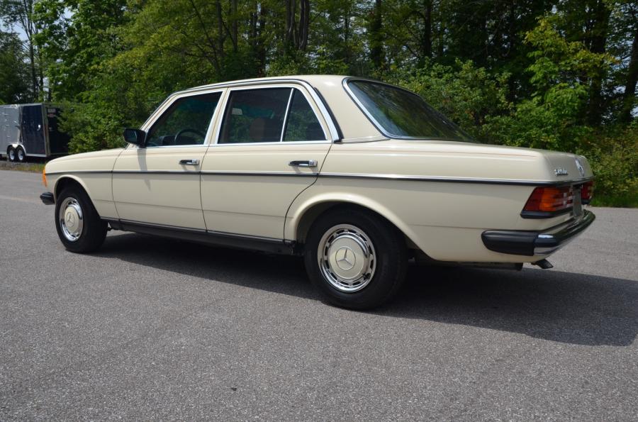  Mercedes-Benz 240 D (Bm.123.123) 1983 года  (EU) (фото 11 из 80)